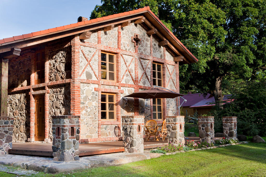 Linnumaja Guesthouse Uulu Esterno foto